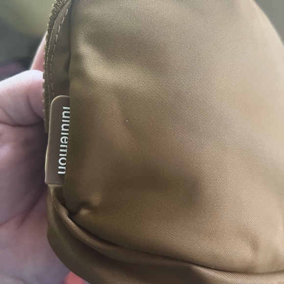 Lululemon Everywhere Bag-O/S GOLD - Picture 3 of 7